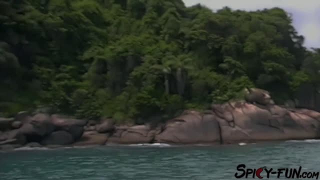 Laura, moglie poppona da Cuneo gode a pecorina 