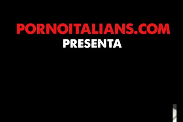 Pam, abile bocchinara latina si mangia con foga la minchia del suo compagno....