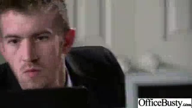 Mignotta bionda scopata in ufficio sulla scrivania