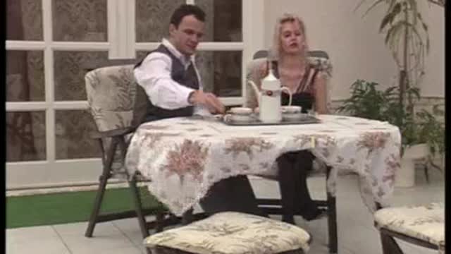 Bionda scopata e inculata in doppia penetrazione