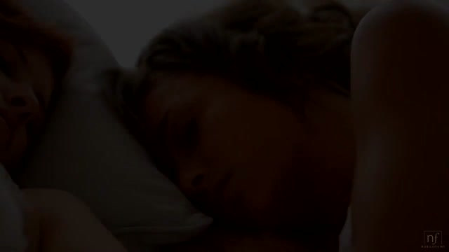 Trio lesbico con mignotte sexy davvero accaldate