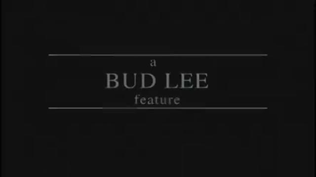 Chiavata bollente nel giardino con una troietta mora affamata