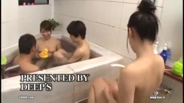 Chris, quella vacca culona di mia vicina ha sempre voglia di cazzo.....