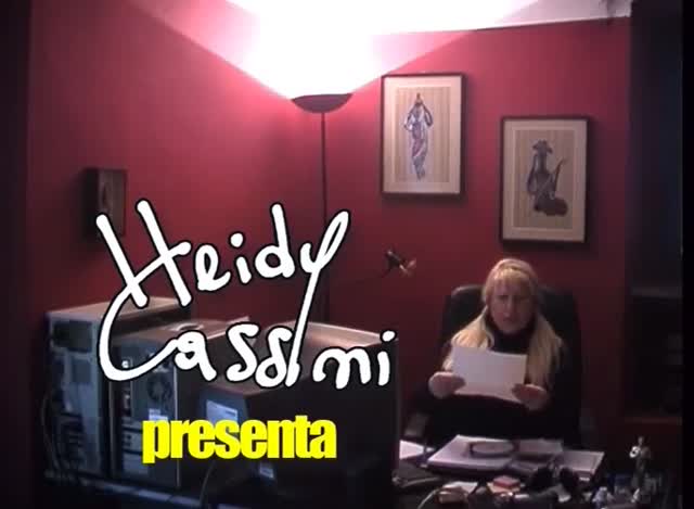 Calda Federica, mifl rossa feticista da Pavia si esibisce nel letto