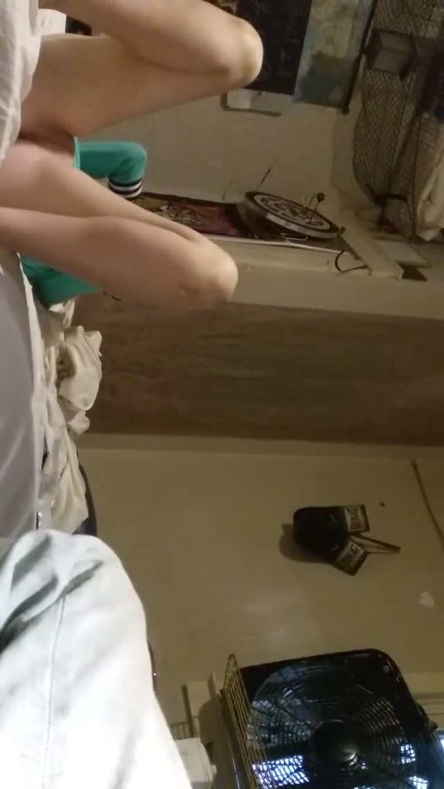 Voyeur riprende le turiste straniere sotto le gonne